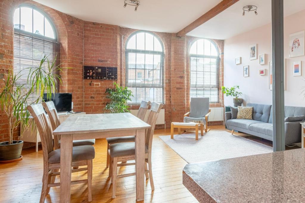 5 Mins Walk From Centre, Spacious City Apt, Open-Plan Nottingham Kültér fotó